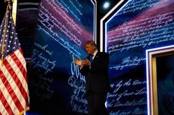 Ông Trump nói Mỹ có thể ở lại Iran sau xung đột, xem xét công bố thêm hồ sơ 11/9