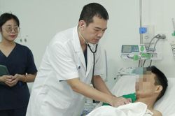 10 năm sống trong sợ hãi, người đàn ông không dám ngủ vì lo không tỉnh lại