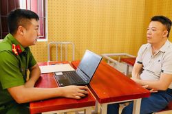 Khởi tố đối tượng giả danh lãnh đạo lừa đảo các tài xế, chiếm đoạt hàng trăm triệu đồng