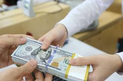 Giá USD ngân hàng rục rịch tăng từ vùng thấp