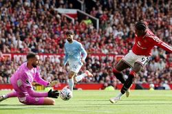 Haaland ghi bàn, Man Utd đá hơn người vẫn thua Man City 0-1