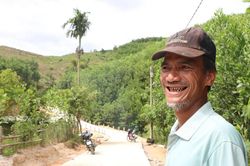 Người dân Trà Đốc đồng thuận hiến đất giúp khơi thông hạ tầng