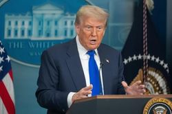 Thị trường diesel toàn cầu chịu sức ép, ông Trump thúc giục Ukraine đổi mục tiêu