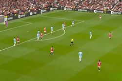 MU lạc đường, Man City khẳng định bản lĩnh