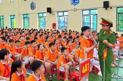 Hơn 1.300 cán bộ, giáo viên và học sinh Trường Tiểu học Lê Văn Tám được trang bị kỹ năng PCCC và CNCH