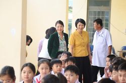 Phó Bí thư Tỉnh ủy Phạm Thị Phúc kiểm tra công tác chăm sóc sức khỏe Nhân dân tại Đạ Huoai
