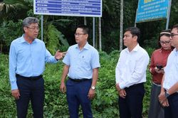 Bảo đảm hoàn thành tiến độ 2 dự án giao thông phía Đông