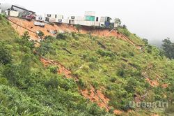 Sạt lở 100m bờ kè gần Cửa khẩu quốc tế Cha Lo
