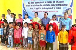 Khánh thành điểm trường và trao, tặng quà cho học sinh tại các trường học