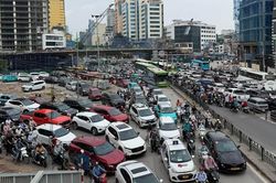 Hà Nội: CSGT lên phương án xóa cảnh ùn tắc tại các ngã tư dọc tuyến Đê La Thành