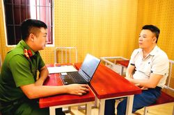 Giả danh lãnh đạo để can thiệp vi phạm giao thông, chiếm đoạt hàng trăm triệu đồng