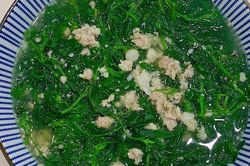 Ngày xưa mọc đầy bờ đất chẳng ai để ý, nay loại rau này thành đặc sản giá tới 65.000 đồng/kg, dân sành ăn săn tìm