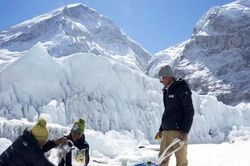 Băng tan ở Himalaya đe dọa nguồn nước của hàng trăm triệu người