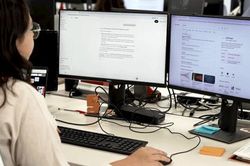 Mỹ trước bài toán giảm tốc cuộc đua AI