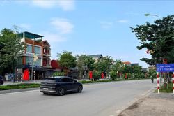 Xã Phúc Thịnh: Xử lý hàng loạt xe quá tải 'băm nát' đường Lê Hữu Tựu