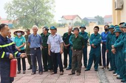 Trang bị kỹ năng cho đội xung kích phòng, chống thiên tai và tìm kiếm cứu nạn xã Cổ Đô