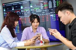 VN-Index quay đầu tăng gần 23 điểm, nhà đầu tư lại tranh mua cổ phiếu 'họ' GELEX