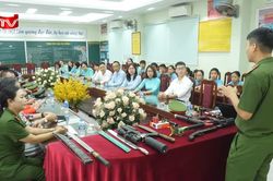 Công an phường Bồ Đề tuyên truyền phòng, chống vũ khí, vật liệu nổ tại trường học