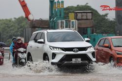 Hà Nội tiếp tục mưa lớn đến sáng 17/9, cảnh báo ngập úng và lốc sét