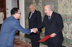Đại sứ Việt Nam trình Thư Ủy nhiệm lên Tổng thống Algeria
