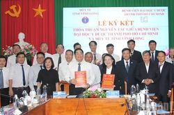 Vĩnh Long ký kết hợp tác nâng cao năng lực y tế với Bệnh viện Đại học Y Dược Thành phố Hồ Chí Minh
