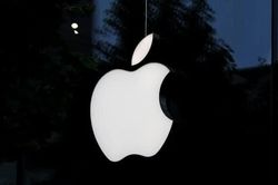 Apple cải tiến Siri bằng AI
