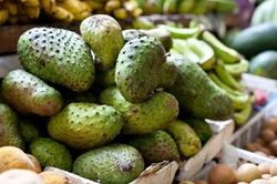 Nông dân miền Tây tăng thu nhập nhờ đa dạng hóa sản phẩm từ mãng cầu gai