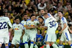 13 phút bùng nổ của Leeds 'nhấn chìm' Newcastle