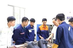 Nhiều học sinh khá, giỏi chọn học nghề để sớm tham gia thị trường lao động