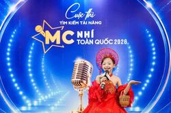 Cô bé 8 tuổi ba lần nhận vé vàng vào chung kết MC nhí toàn quốc 2026