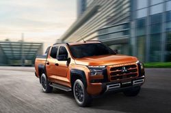 Top 10 xe ô tô động cơ đốt trong bán chạy nhất tháng 8/2026: Mitsubishi Triton bất ngờ lập đỉnh