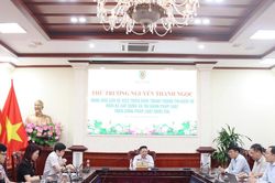 Phát huy trí tuệ toàn dân vào công cuộc xây dựng và thi hành pháp luật