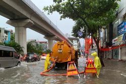 Hà Nội yêu cầu xã, phường sẵn sàng ứng phó mưa lớn, thiên tai