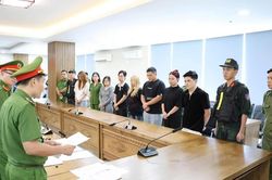 Chủ quán và 6 nhân viên cùng vướng vòng lao lý vì bán khí cười