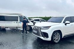 Ô tô Lexus đột ngột dừng giữa cao tốc Pháp Vân - Cầu Giẽ, 2 xe khác đâm dồn toa
