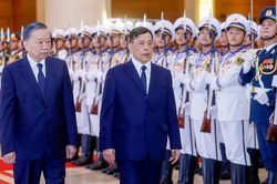 Nhà Vua Thái Lan ấn tượng về sự phát triển toàn diện của Việt Nam