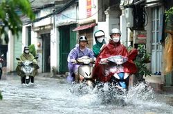 Thời tiết ngày 15/9: Mưa lớn bao trùm Bắc Bộ, nhiều nơi vượt 350mm