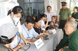 Cà Mau: Ra quân 45 ngày khám sức khỏe, sàng lọc bệnh cho Nhân dân