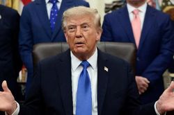 Ông Trump bác bỏ cảnh báo an toàn AI