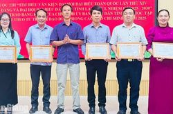 Phường Tô Châu trao giải cuộc thi tìm hiểu Văn kiện Đại hội Đảng
