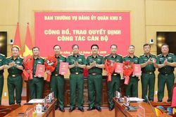 Ban Thường vụ Đảng ủy Quân khu 5 công bố các quyết định công tác cán bộ