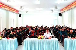 Phường Cam Ranh tổ chức huấn luyện dân quân binh chủng đợt 2