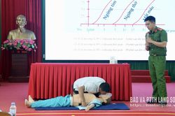 Tập huấn bảo đảm an toàn trong tổ chức hoạt động vui chơi, giải trí dưới nước