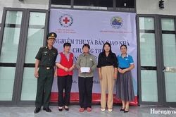 Bàn giao 'Xây nhà Chữ thập đỏ' tại phường Thuận An