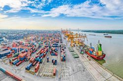 Tàu mẹ nối chuyến thẳng từ Hải Phòng, hàng Việt vươn tới các thị trường lớn