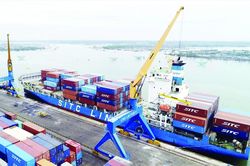 Liên kết, mở cực tăng trưởng mới cho miền Trung