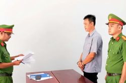 Mâu thuẫn tình cảm, phát tán hàng loạt clip riêng tư của 'người tình'