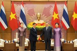 Lễ đón chính thức Nhà vua và Hoàng hậu Thái Lan thăm cấp Nhà nước tới Việt Nam