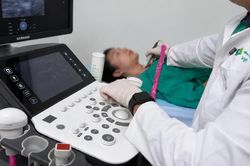 Trẻ hoá ung thư tuyến giáp - không chủ quan với dấu hiệu nhỏ