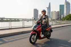 Chủ xe điện lên đời VinFast Kinet: Mạnh hơn, đi xa hơn, tiện hơn
